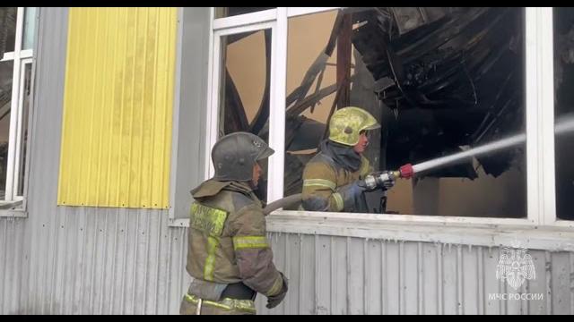 В Улан-Удэ локализован пожар в ТЦ Гвоздь В Улан-Удэ локализован пожар в ТЦ Гвоздь