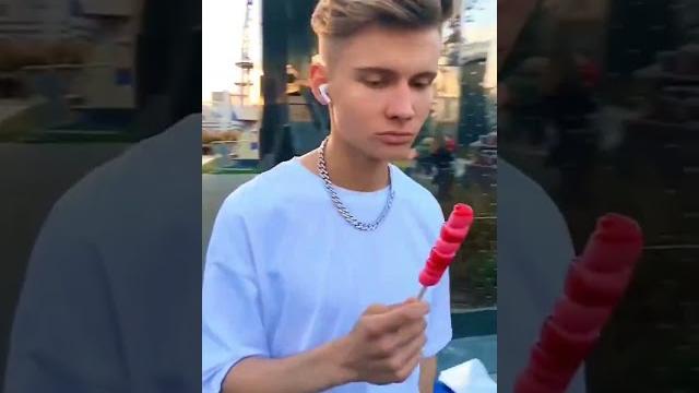 Всё равно поцеловал Всё равно поцеловал