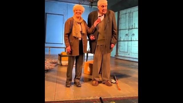 Две легенды на одной сцене. Алиса Фрейндлих и Олег Басилашвили в спектакле "Лето одного года" Две легенды на одной сцене. Алиса Фрейндлих и Олег Басилашвили в спектакле "Лето одного года"