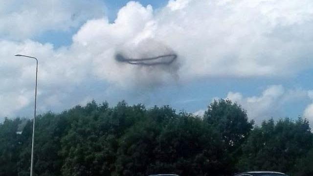 Загадочное черное кольцо в небе над Пикистаном Загадочное черное кольцо в небе над Пикистаном