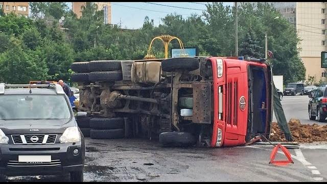 Аварии грузовых автомобилей часть 1 Аварии грузовых автомобилей часть 1