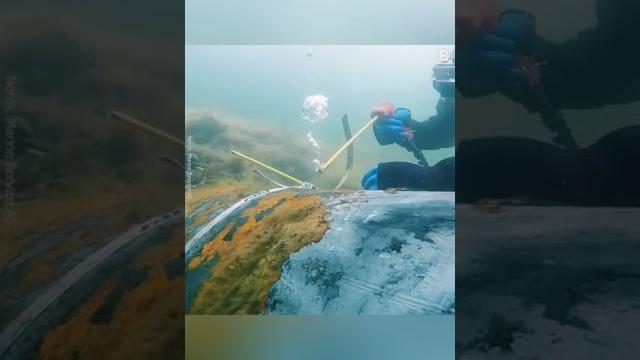 Amazing underwater welding Amazing underwater welding