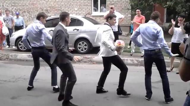 Крутые и смешные танцы | Нарезка | Funny dancing Крутые и смешные танцы | Нарезка | Funny dancing