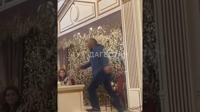 Смертельное сальто на дагестанской свадьбе. Смертельное сальто на дагестанской свадьбе.