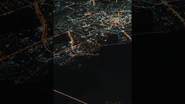 Ночная Москва с высоты: завораживающие виды из иллюминатора самолета / Moscow at night from above Ночная Москва с высоты: завораживающие виды из иллюминатора самолета / Moscow at night from above