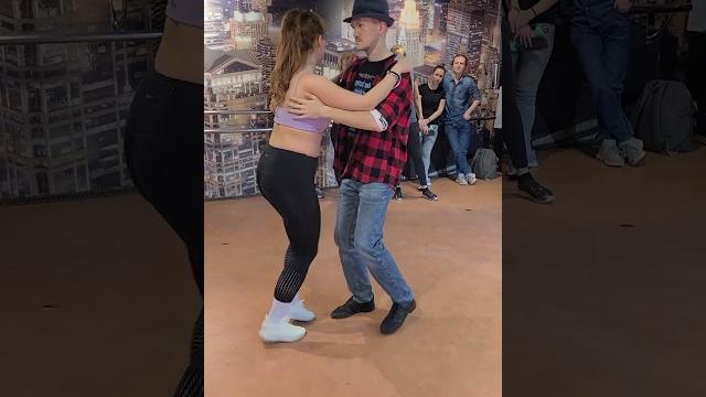 Bachata Partnerwork 24.03.12 Vadim Supsun & Mari Bravo. Box, headroll, cambre, ondo lotereal #dance Bachata Partnerwork 24.03.12 Vadim Supsun & Mari Bravo. Box, headroll, cambre, ondo lotereal #dance