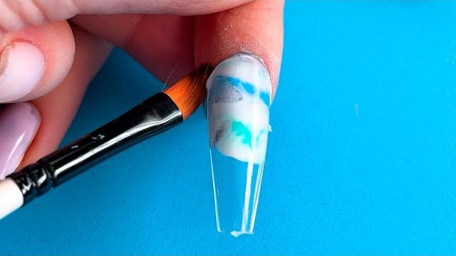 Innovative Nail Art with Toothpaste! Innovative Nail Art with Toothpaste!