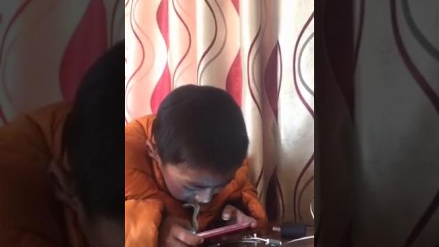 Из-за этого видео тошнит Из-за этого видео тошнит