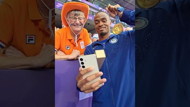 This cute moment when Quincy Hall helped a fan take a selfie at #Paris2024 #Olympics #Athletics This cute moment when Quincy Hall helped a fan take a selfie at #Paris2024 #Olympics #Athletics
