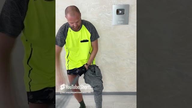 Как надеть ШТАНЫ не снимая ШОРТЫ ЛАЙФХАК Как надеть ШТАНЫ не снимая ШОРТЫ ЛАЙФХАК
