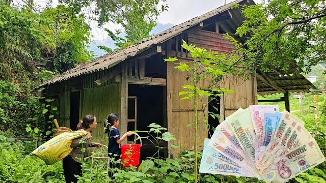 Single mother and daughter cleaning out abandoned house accidentally find money left in the house Single mother and daughter cleaning out abandoned house accidentally find money left in the house