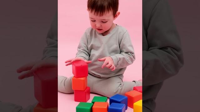 Что умеет малыш в полтора года? Что умеет малыш в полтора года?