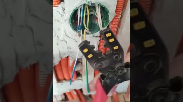соединение шлейфа на гильзы в подрозетнике. #building #electric #electricalinstallation #work соединение шлейфа на гильзы в подрозетнике. #building #electric #electricalinstallation #work