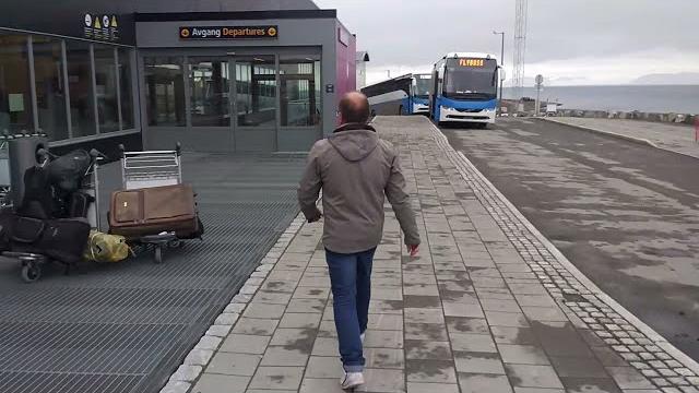 Приперлись на Шпицберген приземлились в Свальбард вот с этим всем. Svalbard Longyearbyen Spitsbergen Приперлись на Шпицберген приземлились в Свальбард вот с этим всем. Svalbard Longyearbyen Spitsbergen