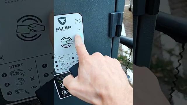 Volvo XC40 recharge отключение от зарядки Volvo XC40 recharge отключение от зарядки