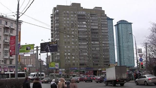 Площадь у метро Щукинская 6 лет назад Площадь у метро Щукинская 6 лет назад