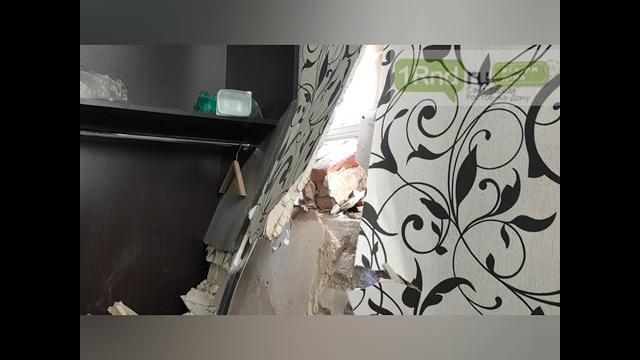 В Ростове рабочие обрушили стену дома В Ростове рабочие обрушили стену дома