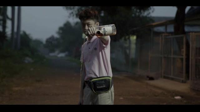 Rich Brian - Dat $tick (Official Video) Rich Brian - Dat $tick (Official Video)