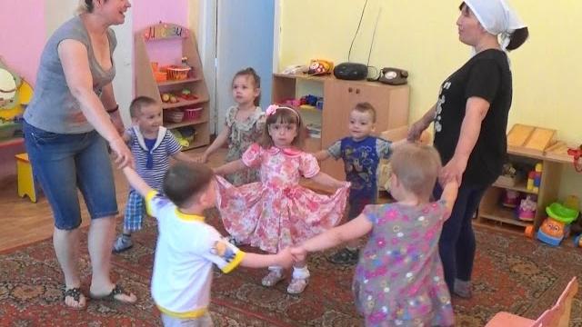 Каравай в исполнении первой младшей группы Каравай в исполнении первой младшей группы