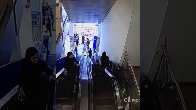 Происшествие на эскалаторе. Происшествие на эскалаторе.