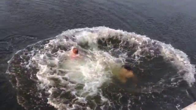 Неудачный прыжок в воду Неудачный прыжок в воду