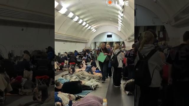 Метро Києва під час обстрілу сьогодні Метро Києва під час обстрілу сьогодні