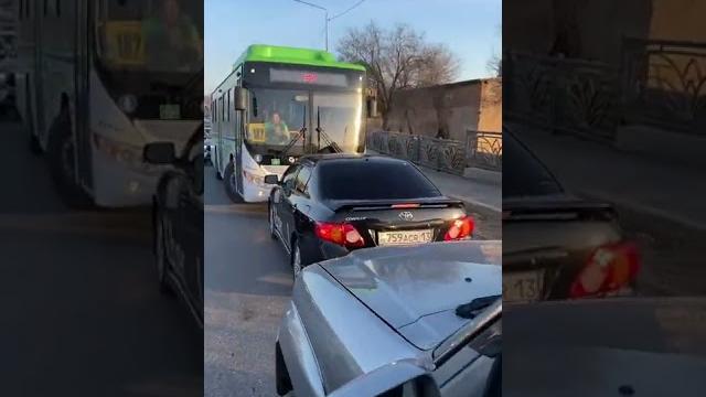 Беспредел Автобусника Шымкент. #22.02.2022 #шымкент #беспередел #казахстан #greenbus #нарушениепдд Беспредел Автобусника Шымкент. #22.02.2022 #шымкент #беспередел #казахстан #greenbus #нарушениепдд