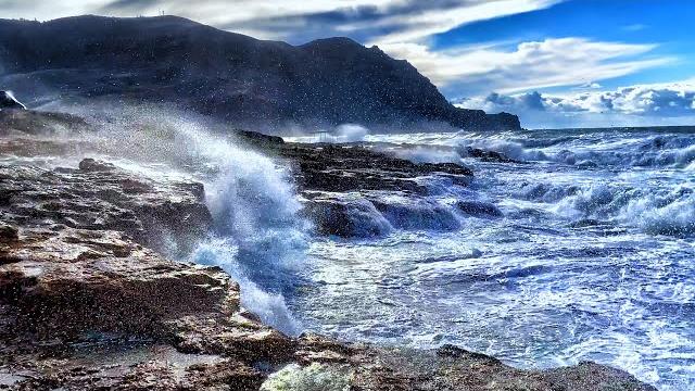 A FIERCE STORM in THE CRIMEA. People ARE BLOWN OFF THEIR FEET. WILD WIND AND HUGE WAVES. A FIERCE STORM in THE CRIMEA. People ARE BLOWN OFF THEIR FEET. WILD WIND AND HUGE WAVES.