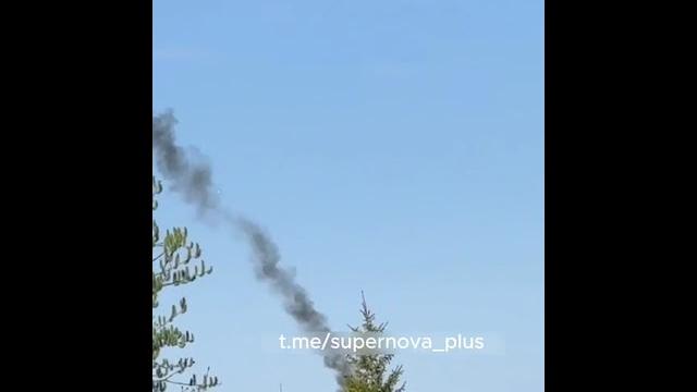 Yelabuga, the moment of the fall of UJ-22 Airborne #yelabuga #ukraine #russia #dronestrikes #warzone Yelabuga, the moment of the fall of UJ-22 Airborne #yelabuga #ukraine #russia #dronestrikes #warzone