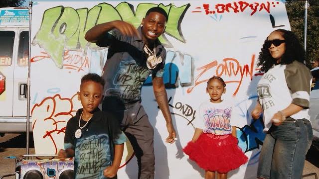 Funnymike - Bust It Like Londyn (Official Music Video) Funnymike - Bust It Like Londyn (Official Music Video)