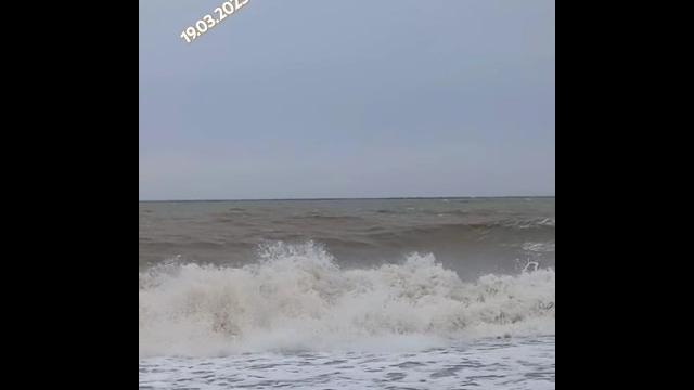 Шторм в Пицунде #море #пляж #shorts #видео #путешествия #пицунда #абхазия2025 #любовь #рек Шторм в Пицунде #море #пляж #shorts #видео #путешествия #пицунда #абхазия2025 #любовь #рек