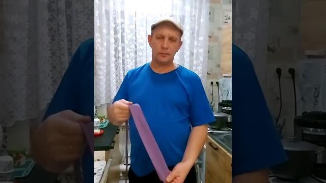 Как завязать галстук, очень простой метод. Как завязать галстук, очень простой метод.