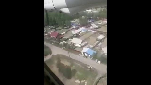 Пассажир снял момент крушения самолета в Нижнеангарске Пассажир снял момент крушения самолета в Нижнеангарске
