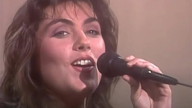 Laura Branigan - Gloria (Official Music Video) Laura Branigan - Gloria (Official Music Video)