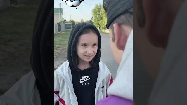 защитил младшую сестру.. защитил младшую сестру..