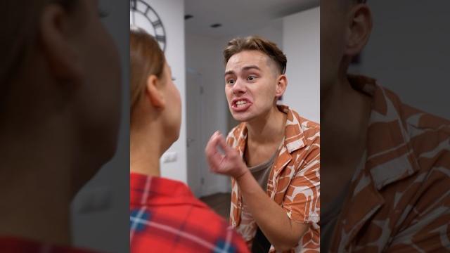 КОШКИ ИЛИ СОБАКИ?? #shorts КОШКИ ИЛИ СОБАКИ?? #shorts