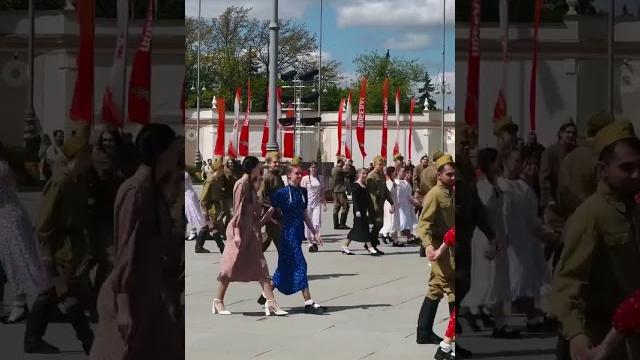 Сохрани звук для своих видео Уже 12 июня День России #музыка #деньроссии #россия #родина #хит Сохрани звук для своих видео Уже 12 июня День России #музыка #деньроссии #россия #родина #хит