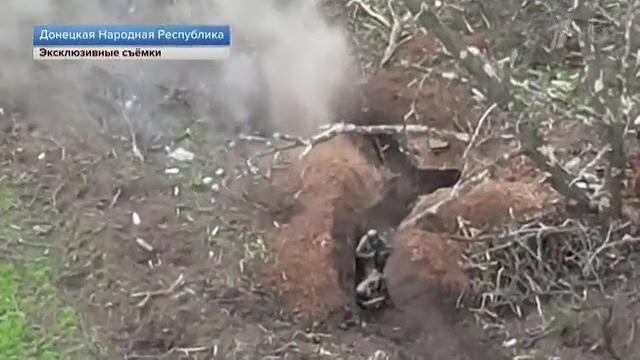 18+!! ВСУ / ПОТЕРИ Пытались взять штурмом окоп ВС РФ. но наш пулемётчик подпусти по ближе 18+ 18+!! ВСУ / ПОТЕРИ Пытались взять штурмом окоп ВС РФ. но наш пулемётчик подпусти по ближе 18+