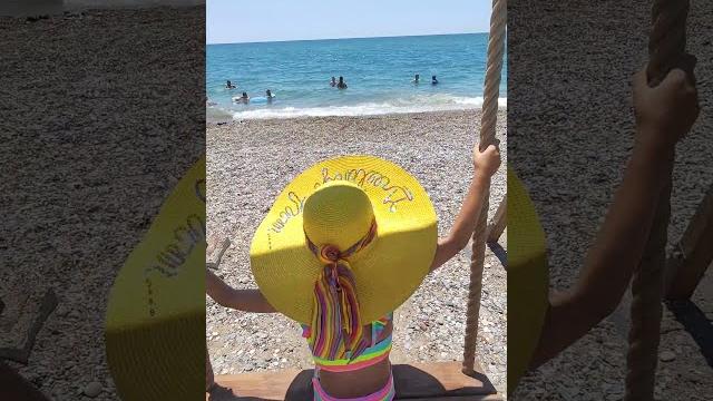 КАЧЕЛИ на берегу МОРЯ! #shorts КАЧЕЛИ на берегу МОРЯ! #shorts