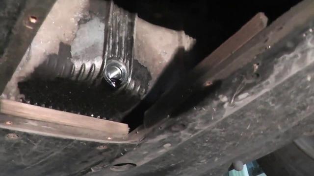 Замена масла Hyundai Tucson Diesel (МКПП - механика) Замена масла Hyundai Tucson Diesel (МКПП - механика)