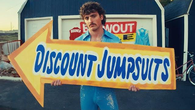 Benson Boone - Mr Electric Blue (Official Music Video) Benson Boone - Mr Electric Blue (Official Music Video)
