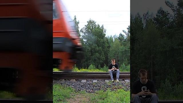 Поезд сбил человека #shorts #ржд #социальныйролик Поезд сбил человека #shorts #ржд #социальныйролик