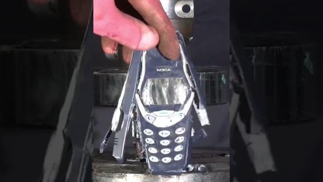 NOKIA 3310 СЛОМАЛАСЬ? #shorts NOKIA 3310 СЛОМАЛАСЬ? #shorts