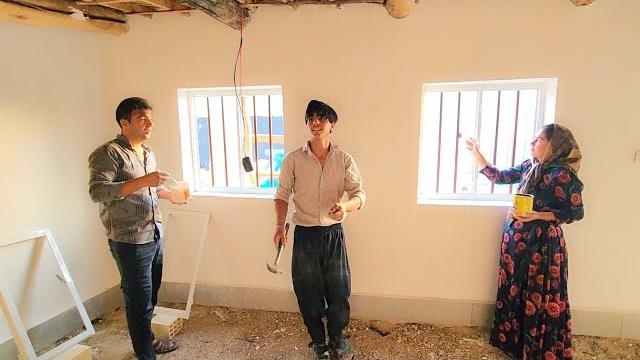 "Mohammed's house, a house with light and color: wiring and painting of doors and windows" "Mohammed's house, a house with light and color: wiring and painting of doors and windows"