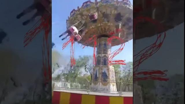В парке Оренбурга рухнула карусель В парке Оренбурга рухнула карусель