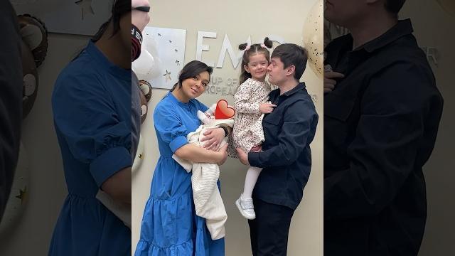Выписка нашей малышки, нашей младшей дочки Валерии из роддома Выписка нашей малышки, нашей младшей дочки Валерии из роддома