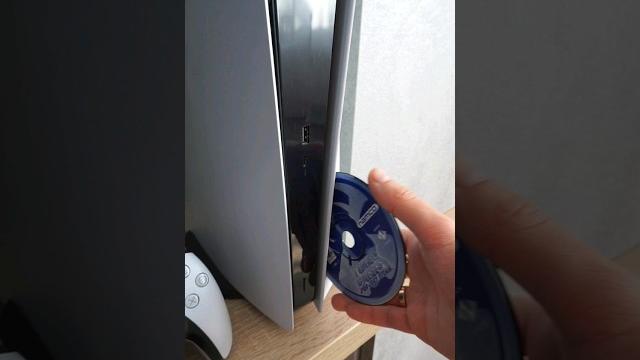 Запускаем диск PS1 на PS5. Работает? #ps5 #playstation Запускаем диск PS1 на PS5. Работает? #ps5 #playstation