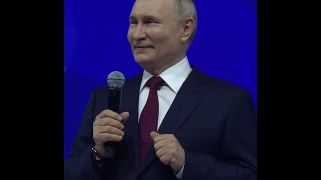 Участники ВФМ-2024 прервали речь Владимира Путина Участники ВФМ-2024 прервали речь Владимира Путина