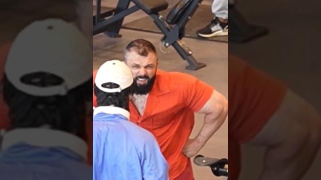 Cleaner ANATOLY Shocks BODYBUILDER in a GYM #anatoly #fitness #gym Cleaner ANATOLY Shocks BODYBUILDER in a GYM #anatoly #fitness #gym