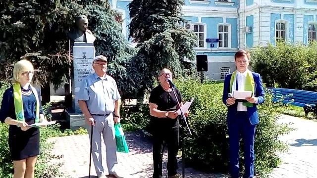 Леонид Окунев читает "Монолог. На могиле Н.И.Кузнецова", стихи Ольги Ожгибесовой. 27 июля 2017г. Леонид Окунев читает "Монолог. На могиле Н.И.Кузнецова", стихи Ольги Ожгибесовой. 27 июля 2017г.